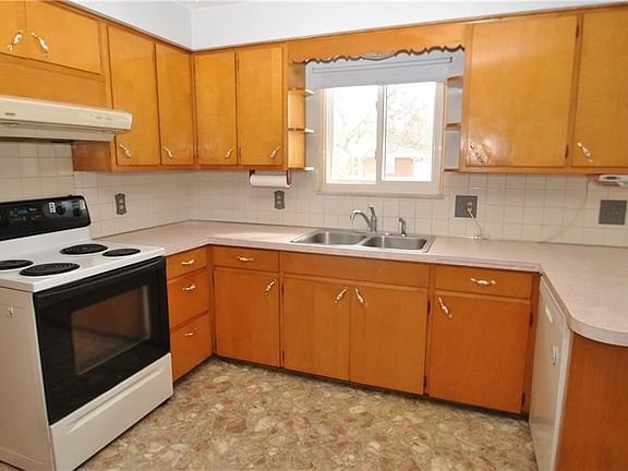 5th image of 232 Hollywood Ave