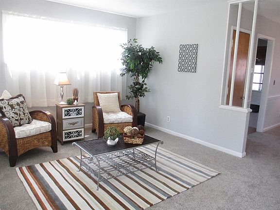 2nd image of 7813 Eustis Ct