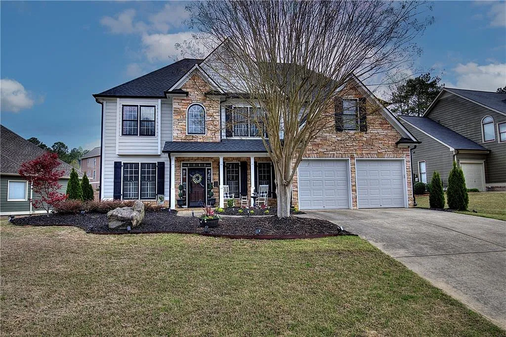 65 Meadow Glen Way photo 1