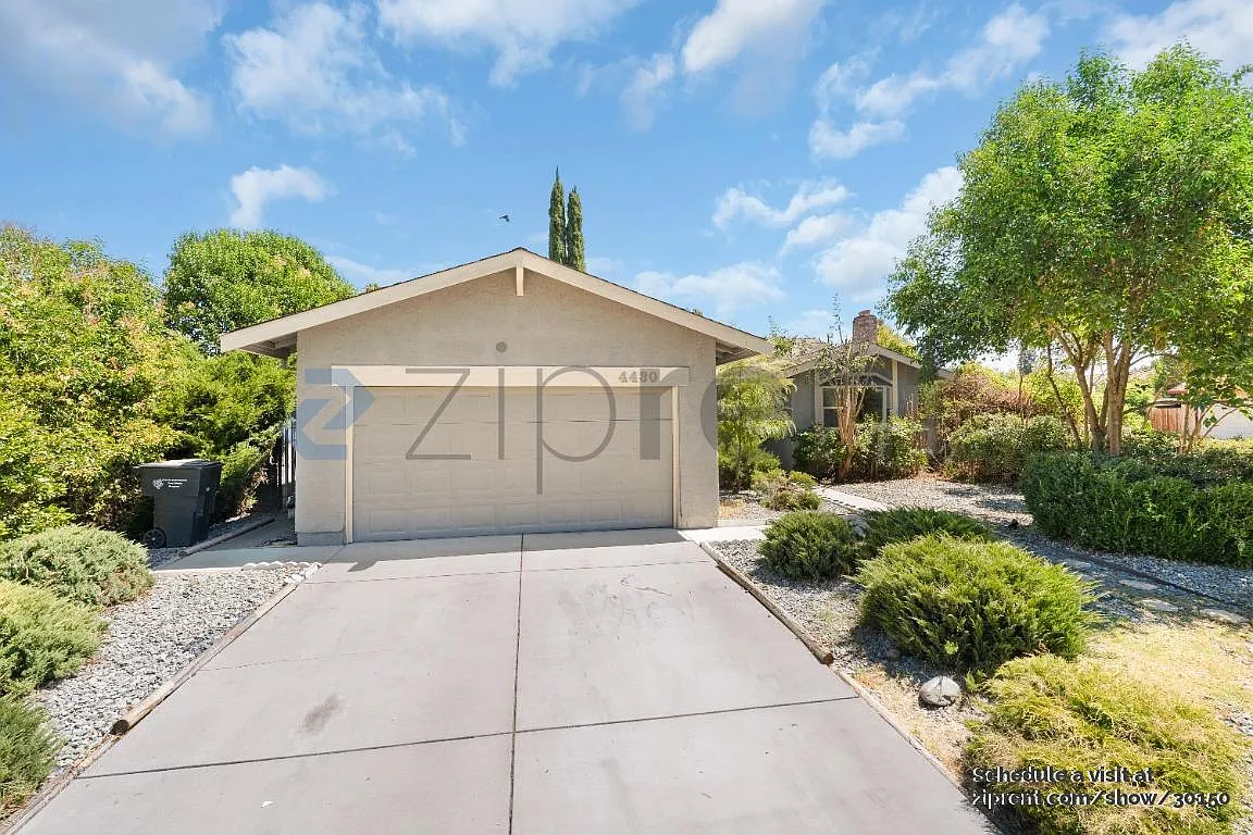 3 bed, 1438 sqft, $2,675 — Photo 1