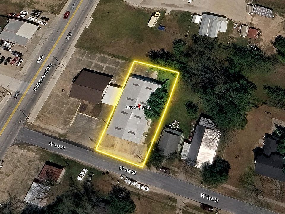 1st image of 220 W 1st St