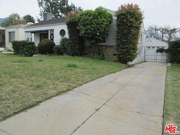 3rd image of 2750 Glen Ave