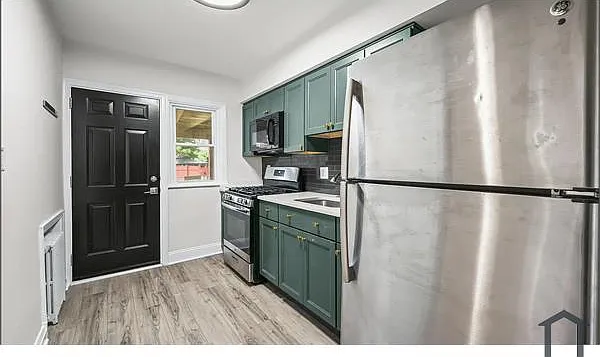 3 bed, 1200 sqft, $1,500 — Photo 3
