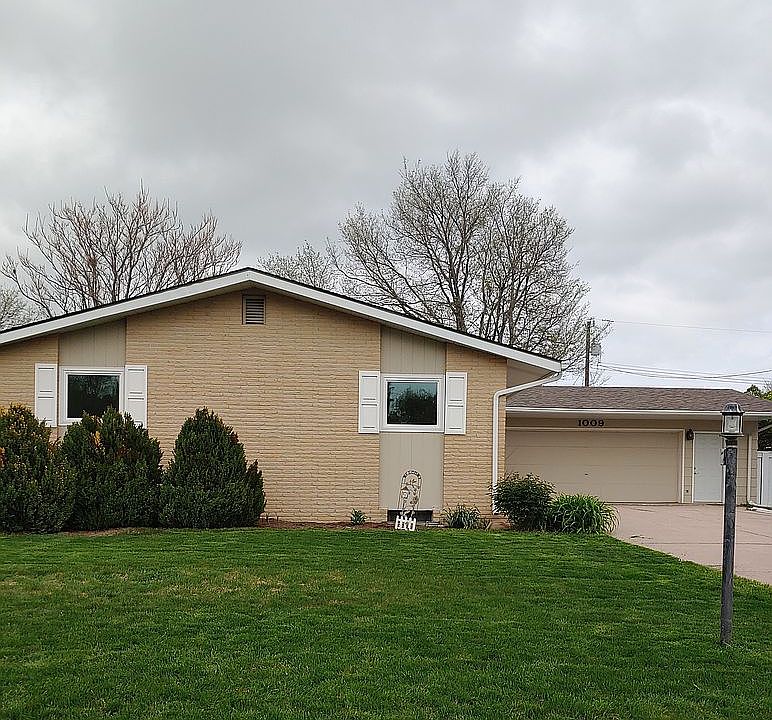 1009 E G St, Ogallala, NE 69153 Zillow