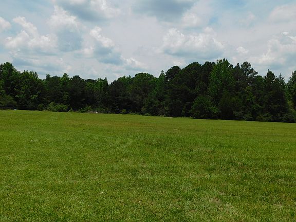 3rd image of 555 Thomasville Rd