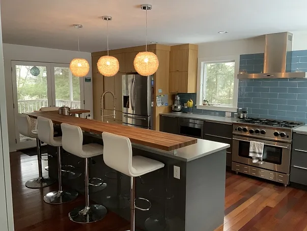 4 bed, 2.5 bath, 2730 sqft, $5,900 — Photo 4