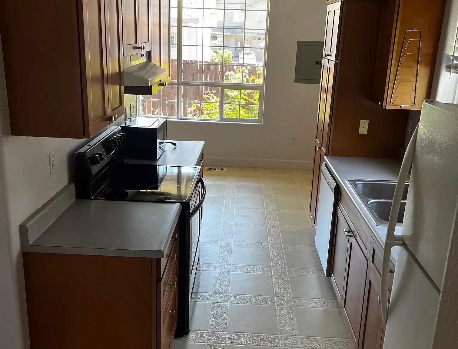 1 bed, 1100 sqft, $1,750 — Photo 3