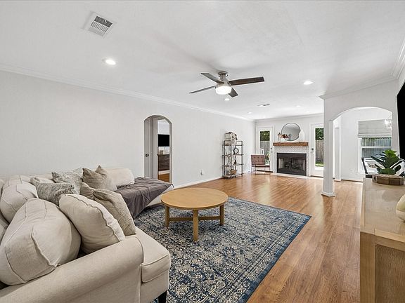 2nd image of 2622 Parana Dr