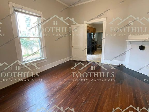 2nd image of 800 Linley St