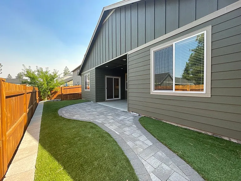 1296 W Hill Ave — Photo 14