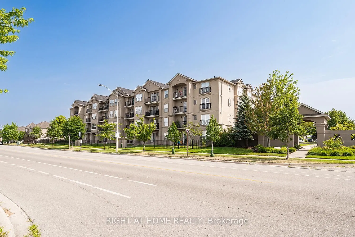 2 bed, $2,650 — Photo 1