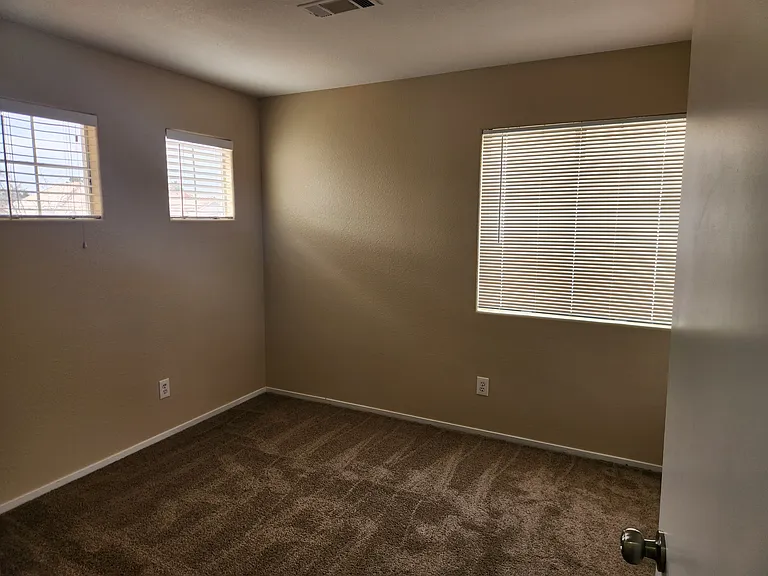 5724 Royal Castle Ln — Photo 15