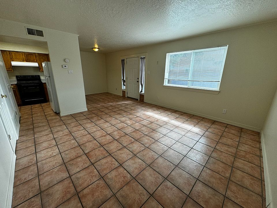 1st image of 12008 Copper Ave NE #A