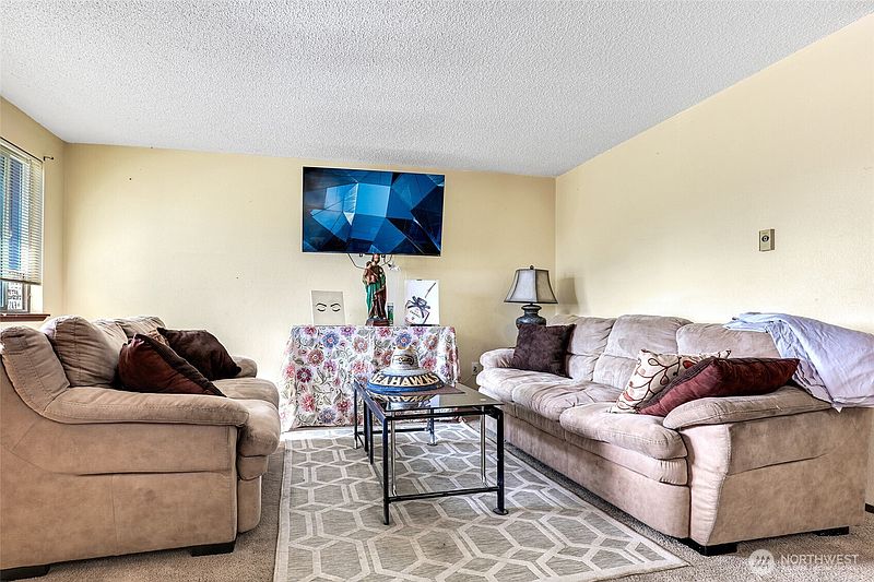 2nd image of 701 E 68th Street