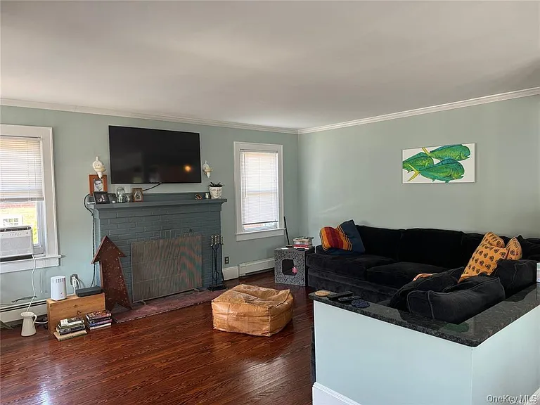 38 Clayton Ave — Photo 5