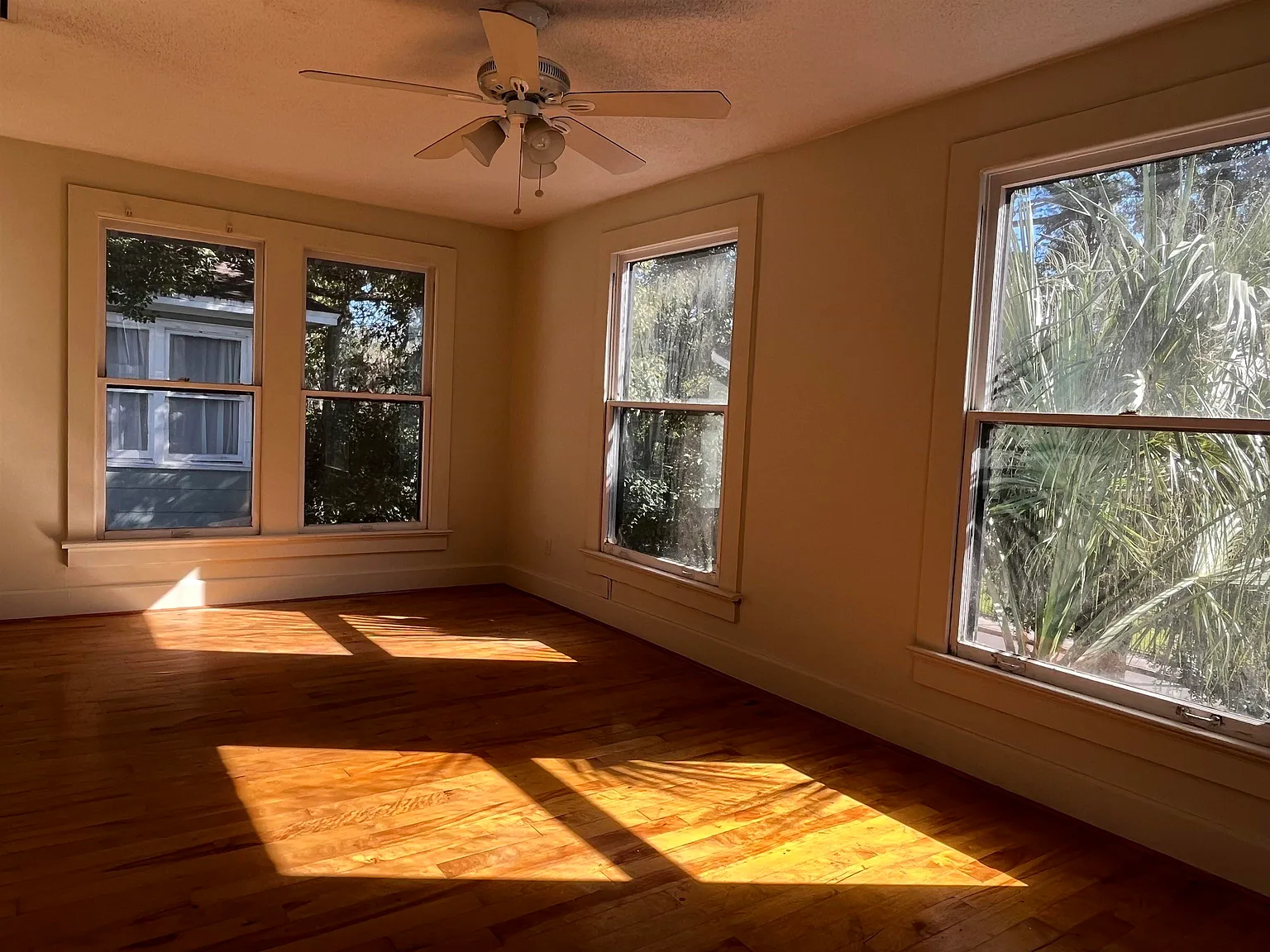 2 bed, 1100 sqft, $1,600 — Photo 3