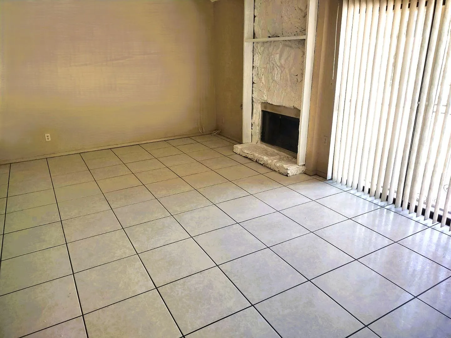 Nice Single Level Westside Home With Refrigerated Air Located In Quiet Well Established Neigthbor... — Photo 4