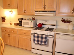 8632 N 52nd St, Brown Deer, WI 53223
