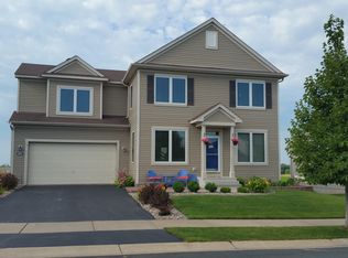 1981 Schoolmaster Dr, Chaska, MN 55318