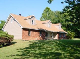 345 Timber Trail Dr, Murphysboro, IL 62966