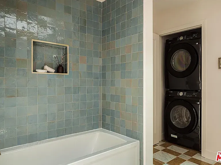5031 Townsend Ave — Photo 19