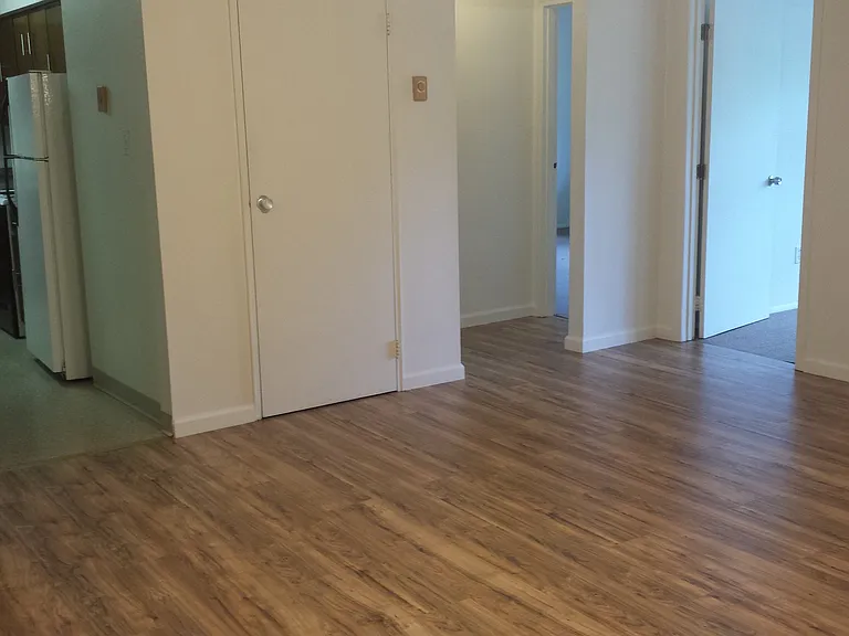 8 Leighton Ave — Photo 3