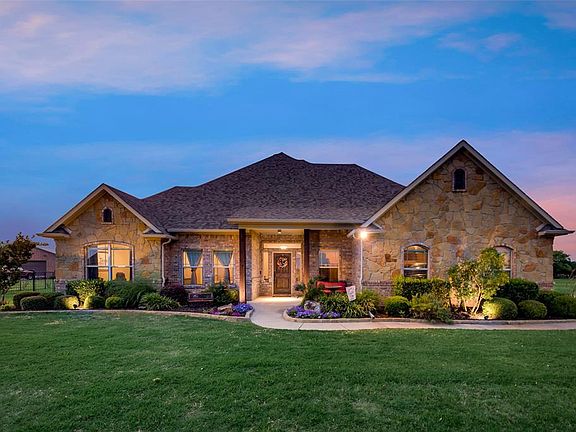 3rd image of 2695 Laurel Oaks