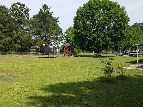 4th image of 7132 Chenier Dr