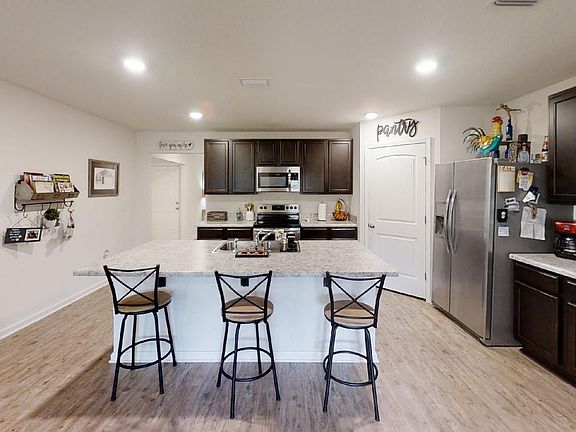 5th image of 5850 Blackhorse Cir