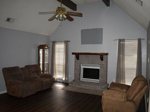 3rd image of 3031 Lauren Dr