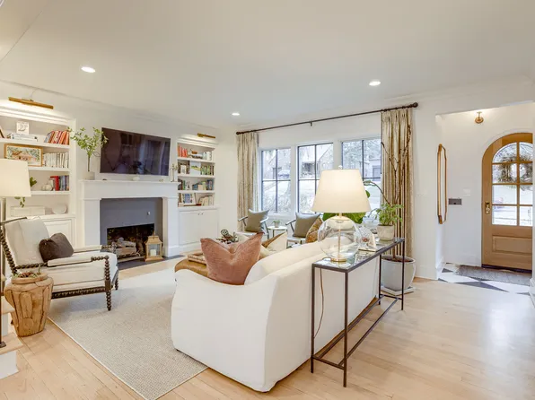 744 N 58th St, Omaha, NE 68132