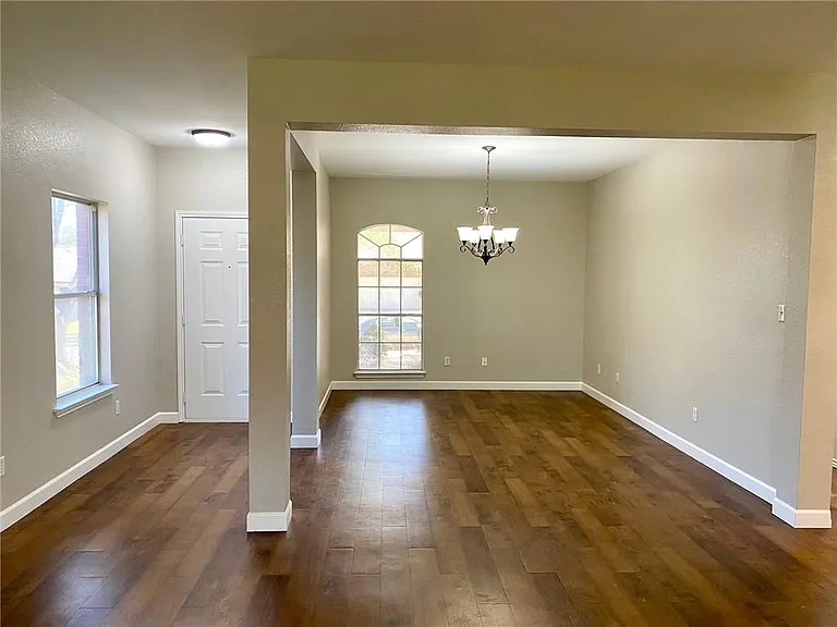 2307 Vernell Way — Photo 4
