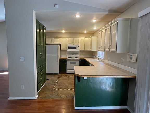 3rd image of 15809 90th Ave SE