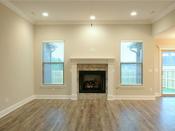 2nd image of 6023 W Transit St