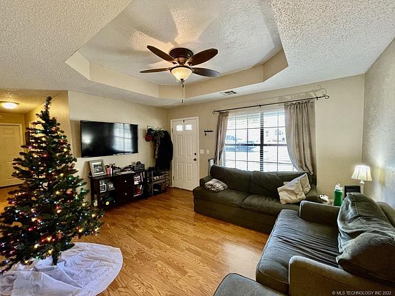3rd image of 201 Carrol Heights Dr