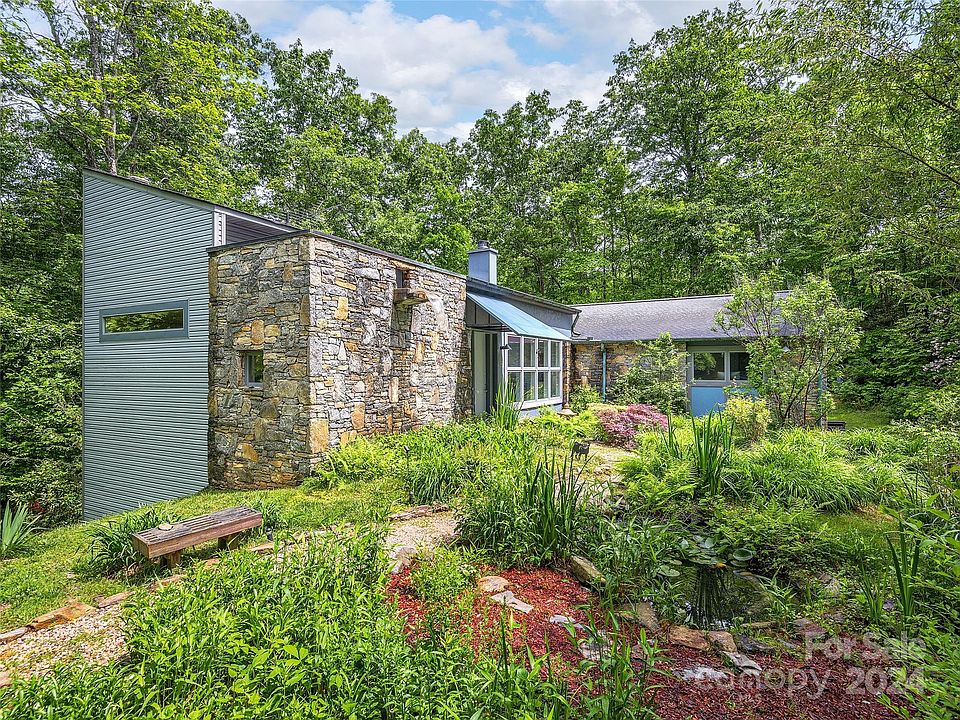 1st image of 544 Paradise Ln