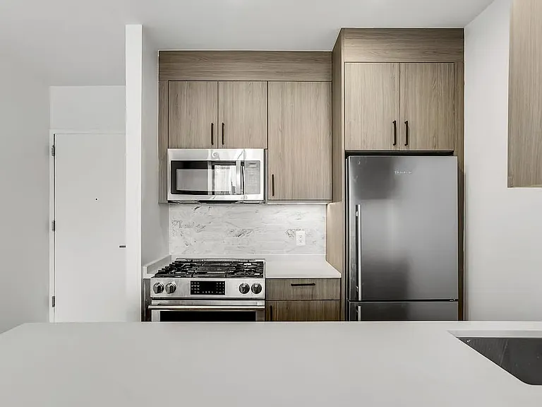 200 W 60th St #3F — Photo 13