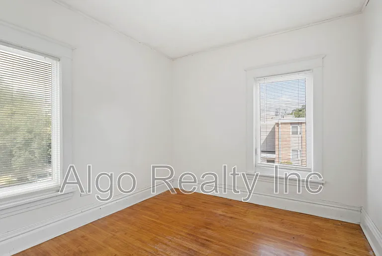 3200 Bloomington Ave #4 — Photo 9