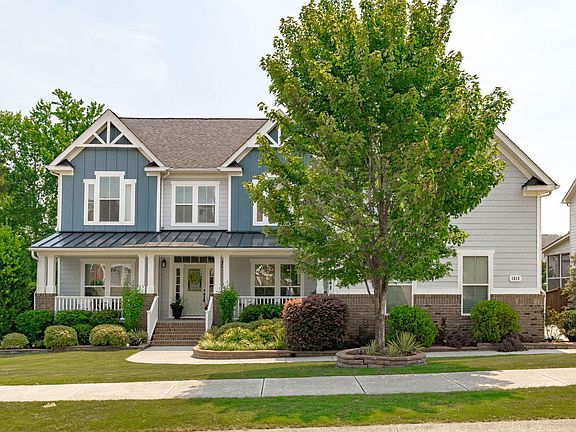 2nd image of 1813 Venezia Way