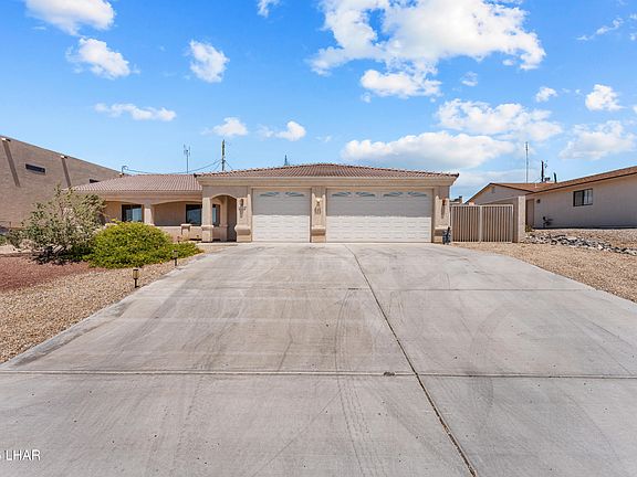 4th image of 720 Desert View Dr