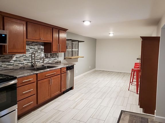 5th image of 6200 Hoffman Ave #D