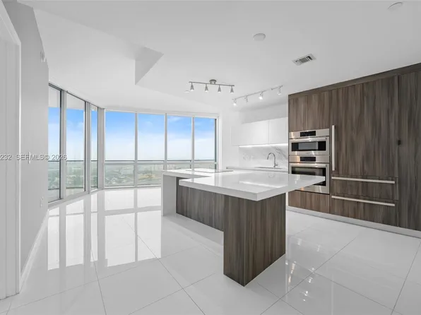 851 NE 1st Ave #4204, Miami, FL 33132