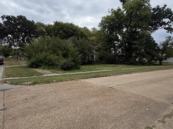 528 Kinzer St, Poplar Bluff, MO 63901