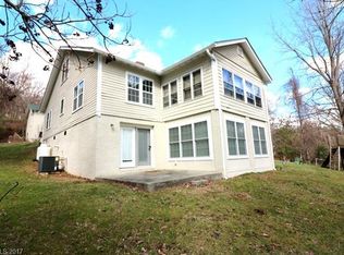 593 Ransier Dr, Hendersonville, NC 28739