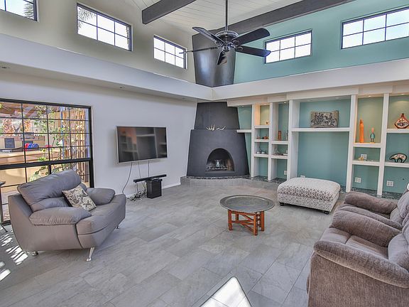 3rd image of 1037 E Calle Monte Vista Dr