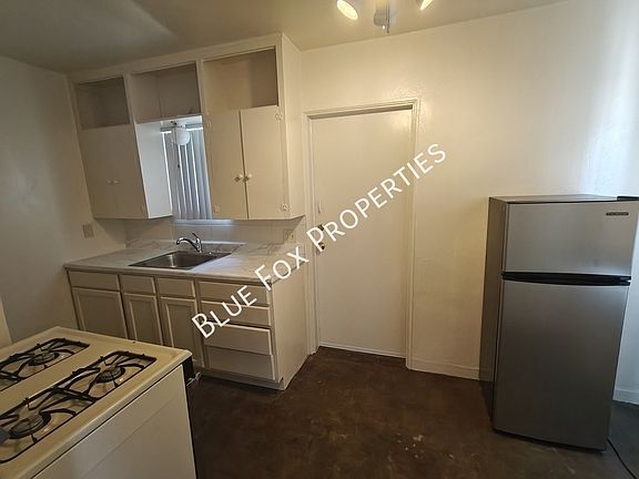 3rd image of 331 N Cherry Ave