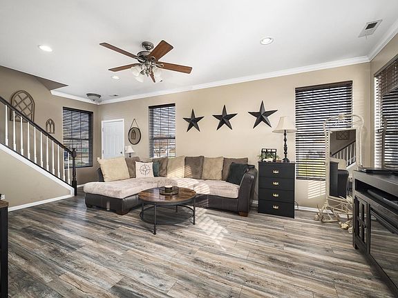 5th image of 224 Parkside Dr