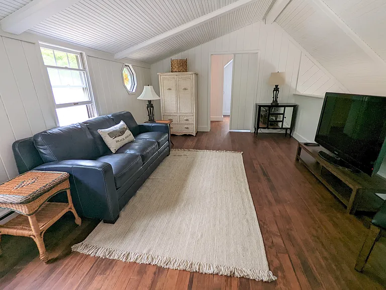 43 Scotts Landing Rd — Photo 12