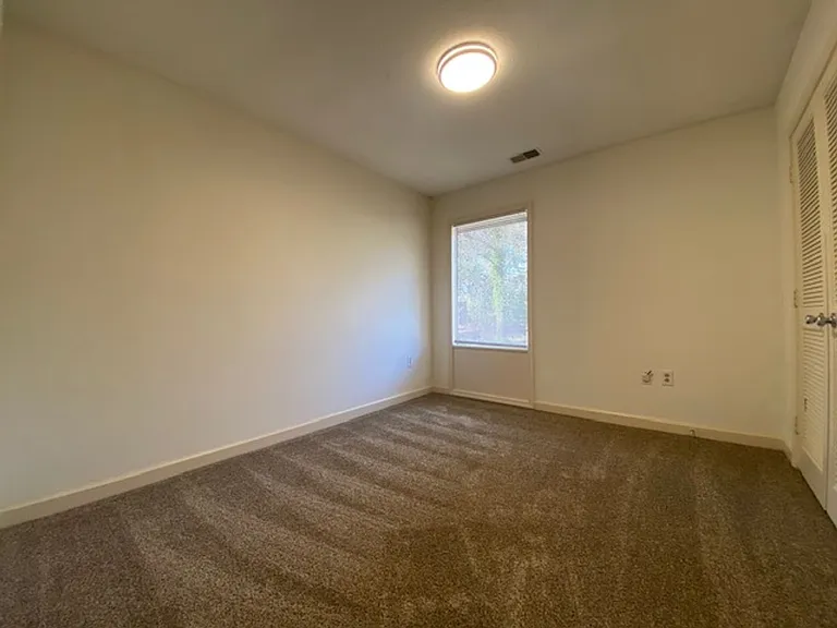 2106 Wellwood Cir — Photo 12