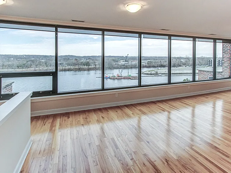 The Hudson — Photo 21